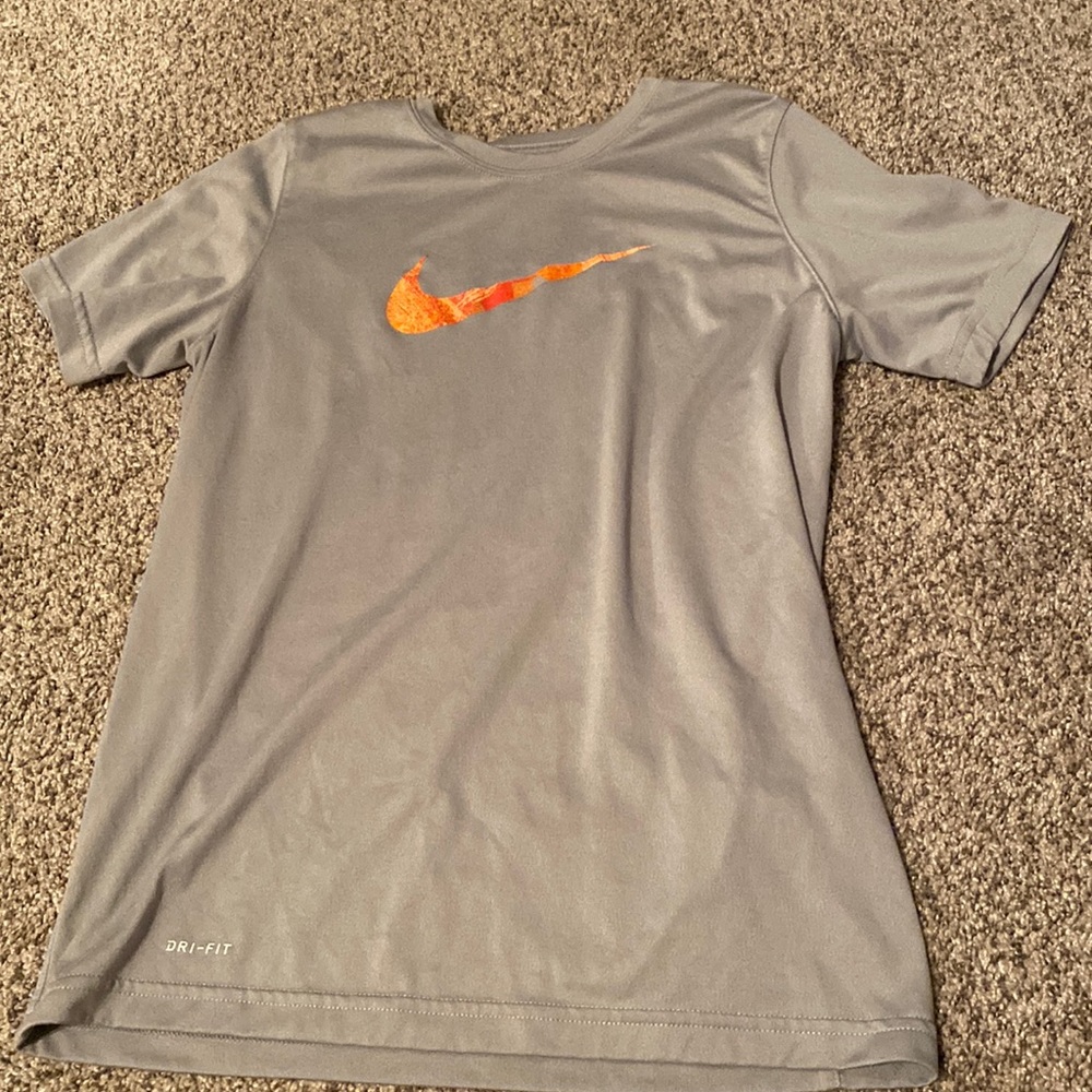 boys nike tshirt